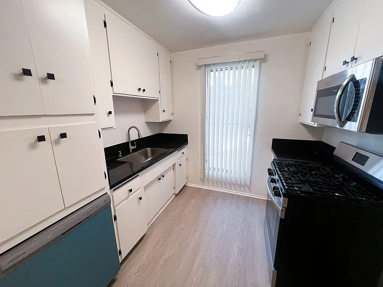 10907 Fruitland Dr — Photo 18