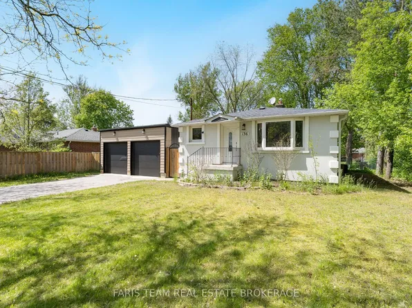 136 Oriole Dr, East Gwillimbury, ON L9N 1G9