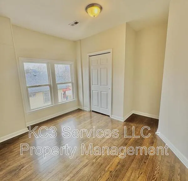 129 Brooklyn Ave — Photo 14