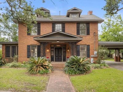 920 Broad St, Lake Charles, LA, 70601