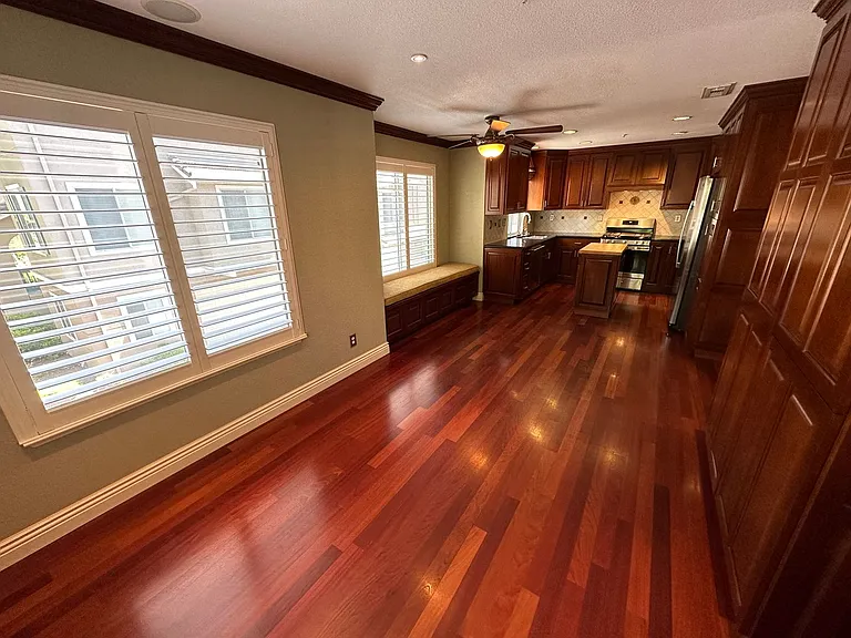 6001 Condor St — Photo 8
