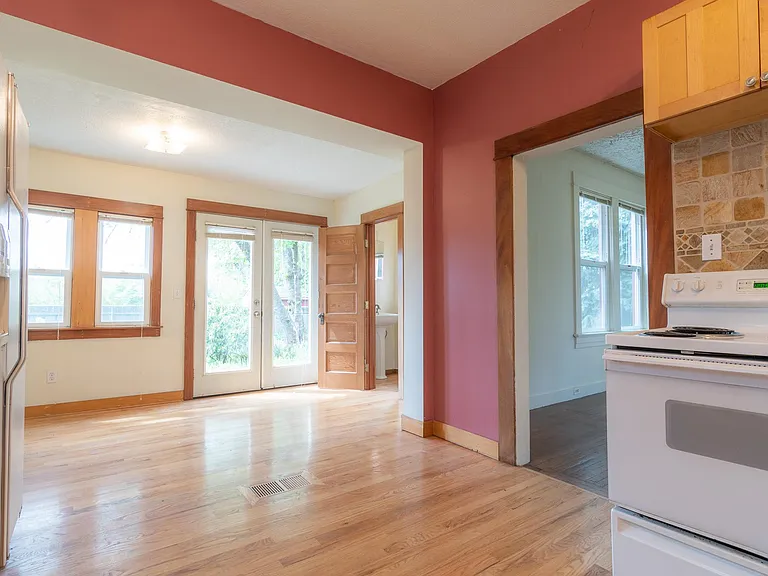 4715 NE 17th Ave — Photo 8