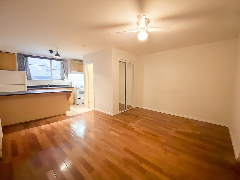 1st image of 284 Lawrence Ave W #B3