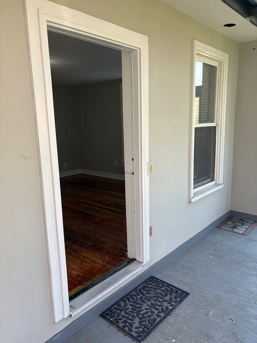 Building Photo - 1086 Whalley Ave #1F