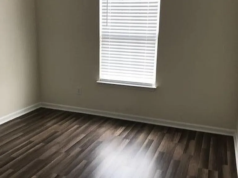 1432 Hilltop Dr — Photo 1