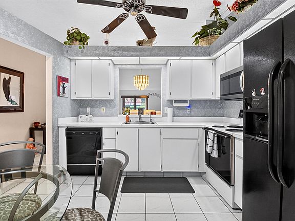 5th image of 8179 Whispering Palm Drive
