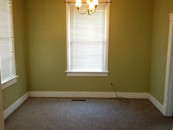 3rd image of 919 Pine Bluff St