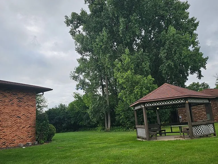 Fox River Bluff — Photo 11