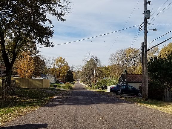 5th image of 10566 Decker Ave