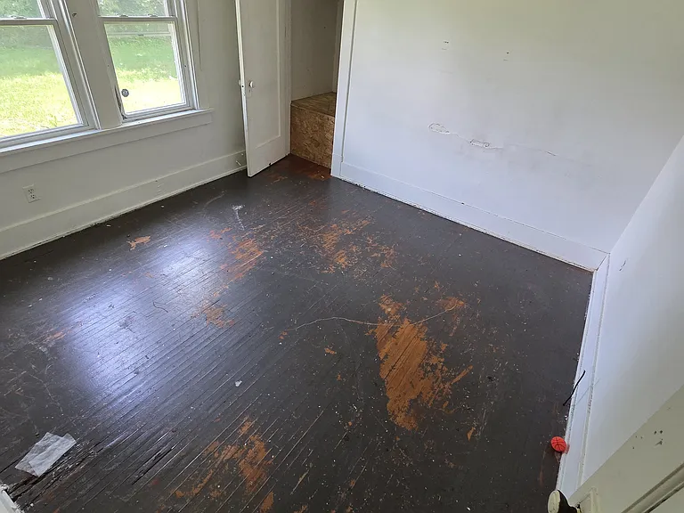 1705 E North St — Photo 17