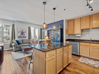 929 Portland Ave APT 803, Minneapolis, MN, 55404
