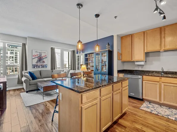 929 Portland Ave APT 803, Minneapolis, MN 55404