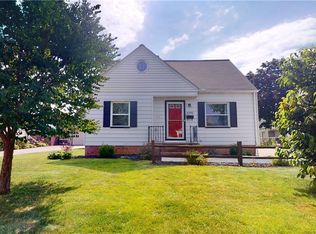 3095 Joslyn Rd, Cleveland, OH 44111