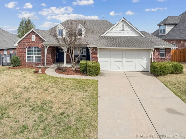 7316 E Knoxville St, Broken Arrow, OK 74014