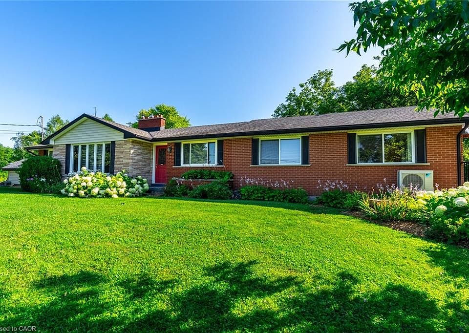 1st image of 2172 Centre Rd