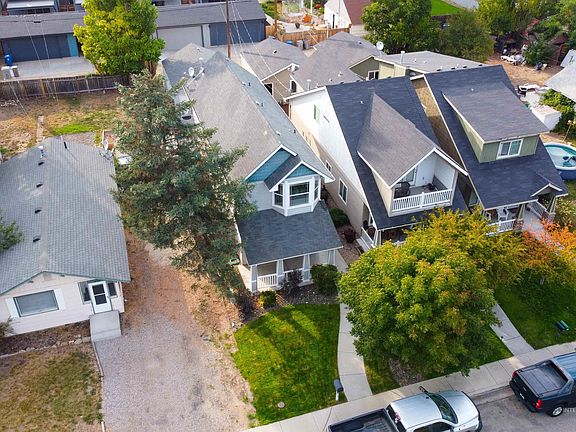 4th image of 2129 S Leadville Ave