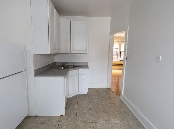 3rd image of 3943 N Janssen Ave #Ua1s