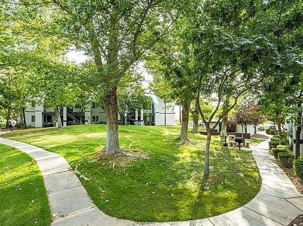 Highland Woods Apartments, 555 N 7th St, Sierra Vista, AZ 85635