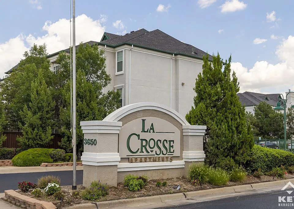 La Crosse Apartments
