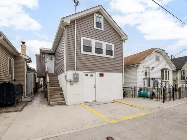 12 W 14th Road, Broad Channel, NY 11693