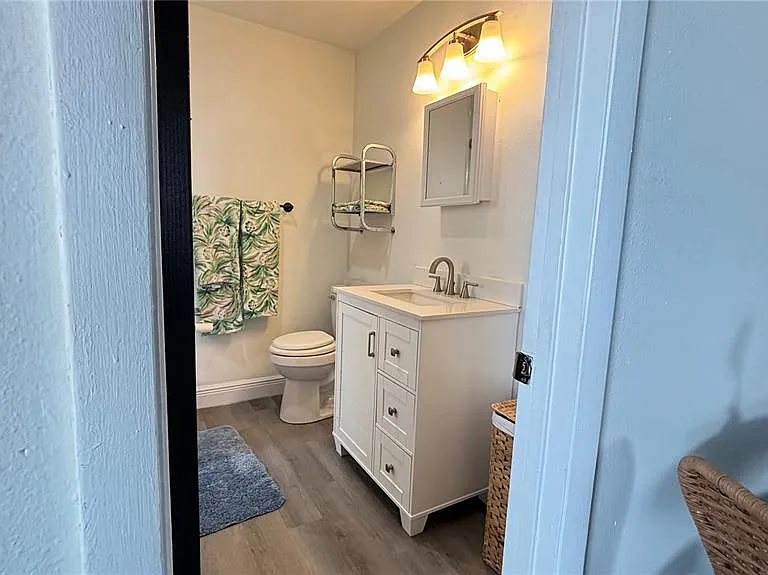 855 Sunridge Point Dr #B — Photo 7