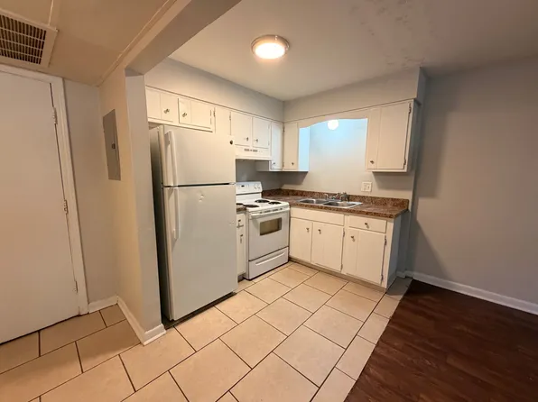 Parkside Apartments, 810-811 Howard Ave #811-20W, Jeffersonville, IN 47130