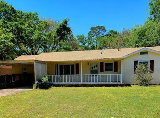 605 Red Oak Dr, Gulfport, MS 39507