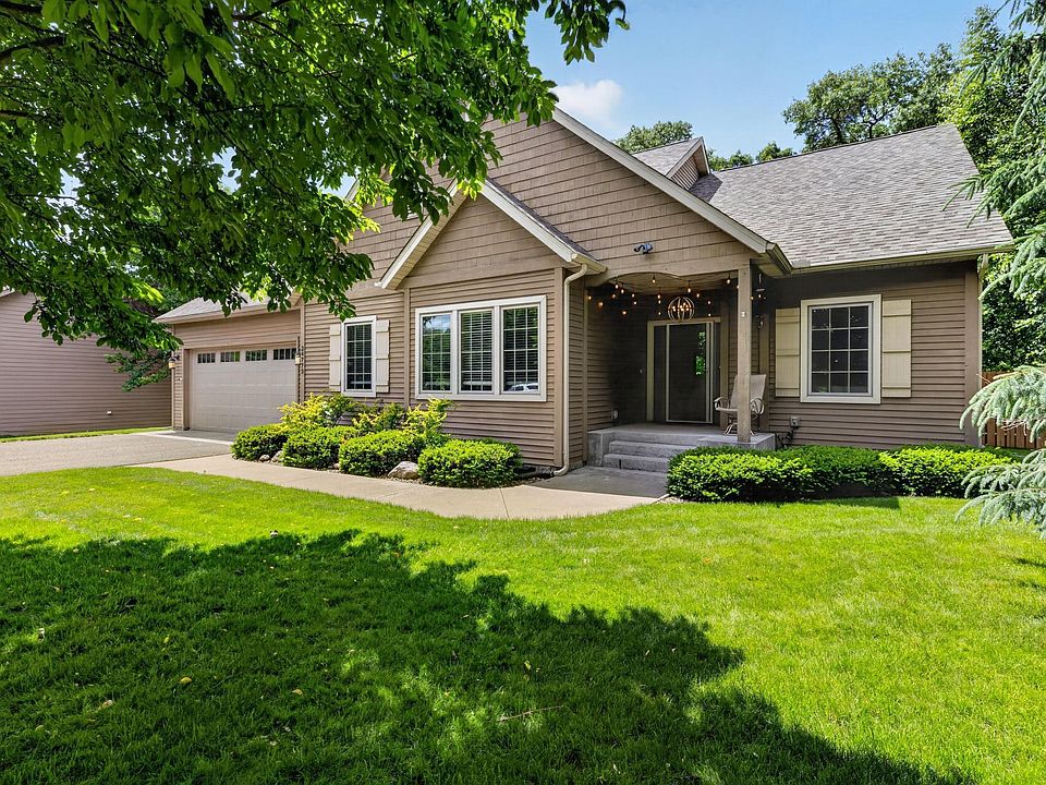 1st image of 24773 Cove Trl