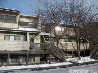 8936 Neill Lake Rd #122, Eden Prairie, MN 55347