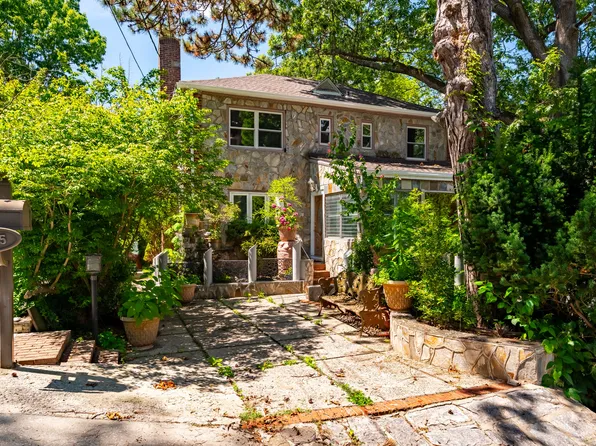 6015 Independence Avenue image 1 of 85