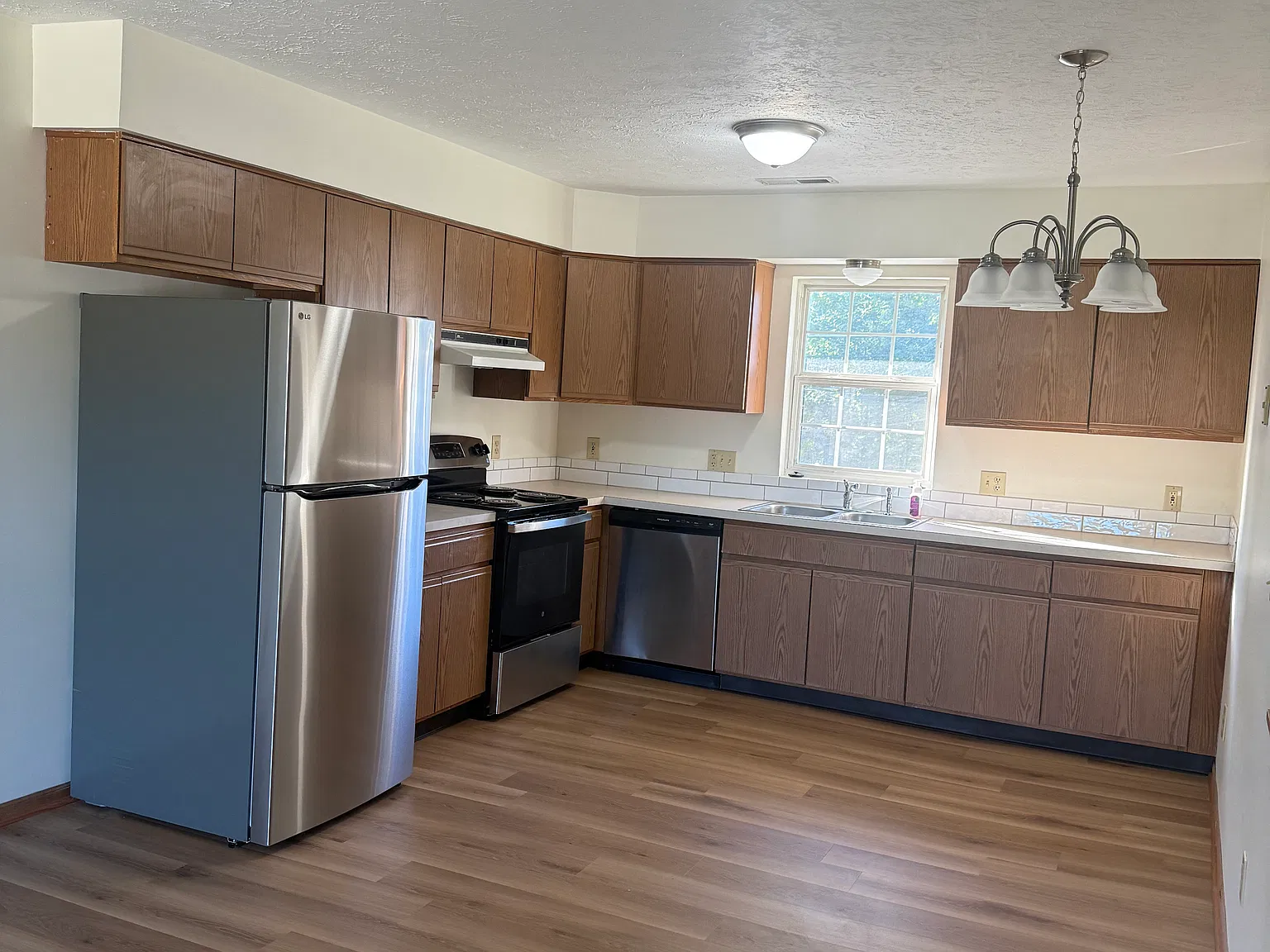 2 bed, 1.5 bath, 1500 sqft, $1,475 — Photo 3