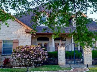 7 Hickory Lake Dr, Huntsville, TX 77320