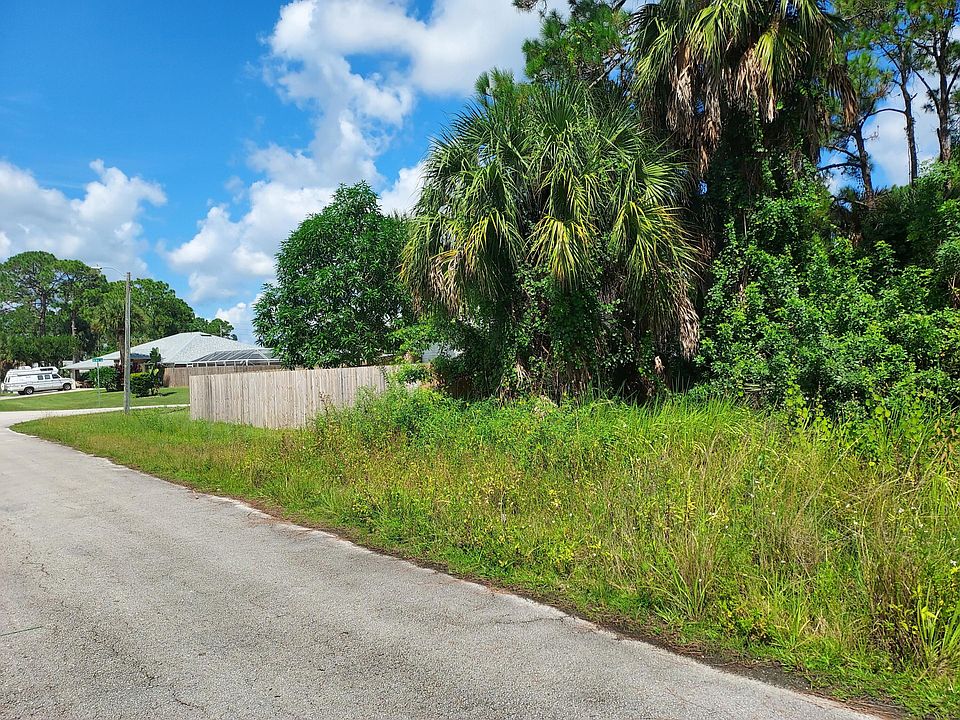 2nd image of 533 Dando Street SW