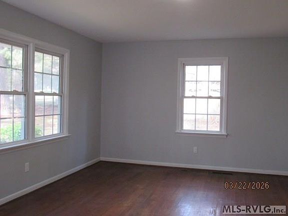 4th image of 103 S West Rd