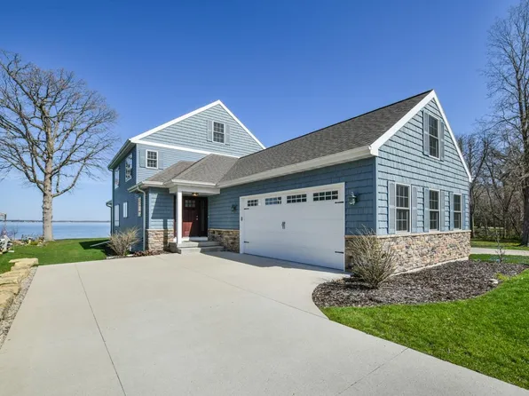 2950 Tracy Lane, Stoughton, WI 53589