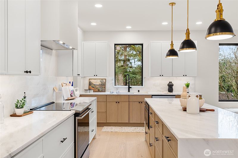 5th image of 300 SE 208th Street