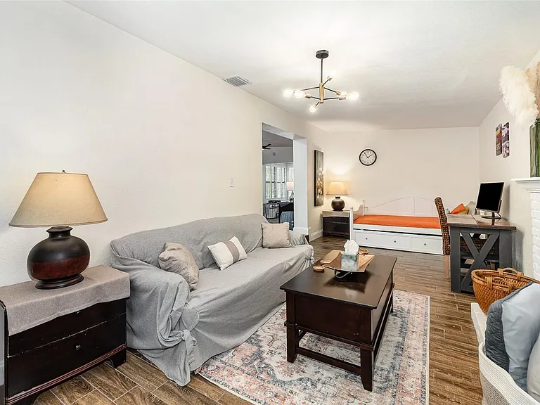 2721 E Marks St — Photo 13