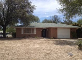 809 E 7th St, Del Rio, TX 78840