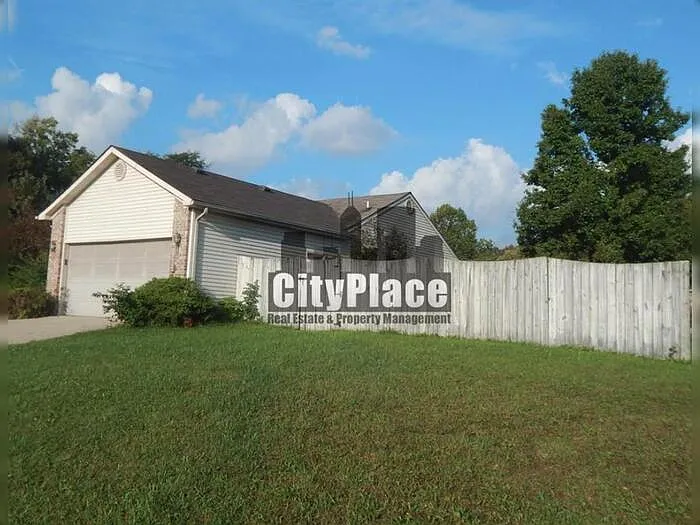 4 bed, 2.0 bath, 1365 sqft, $1,975 — Photo 3