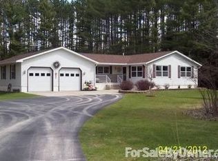 3428 26th Rd, Cornell, MI 49818