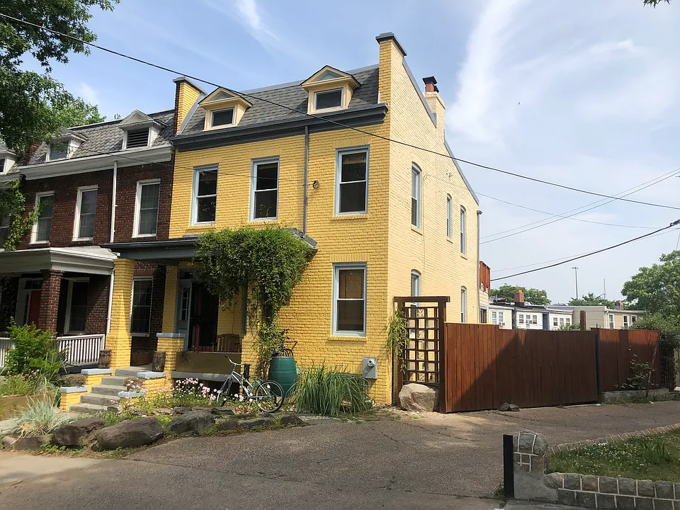 943 Shepherd St NW #BASEMENT