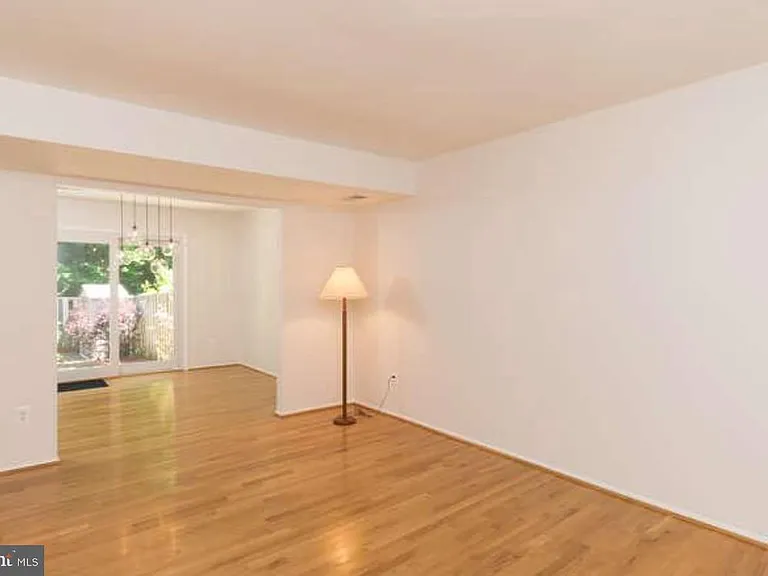 8302 Moline Pl — Photo 10