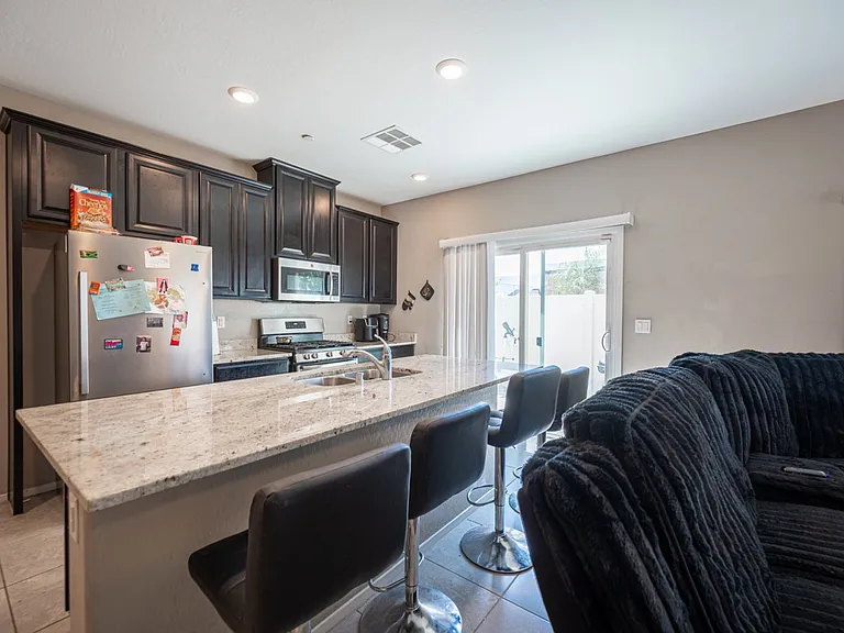 2715 Amazing Meadows Ave — Photo 9