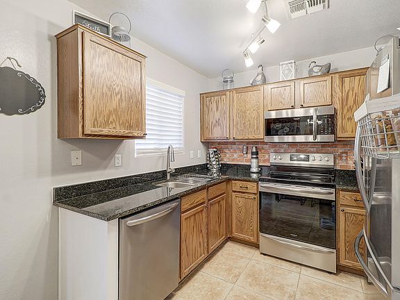4th image of 2537 E Meadow Mist Ln
