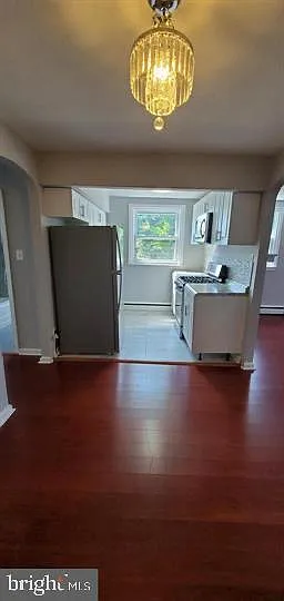 E Fariston Dr — Photo 5