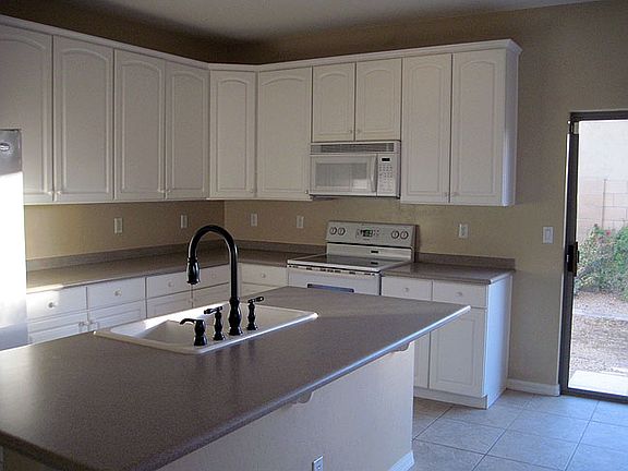 3rd image of 14635 W Fairmount Ave