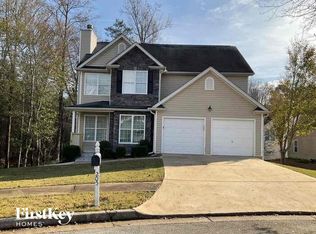 205 McIntosh Ct, Fairburn, GA 30213