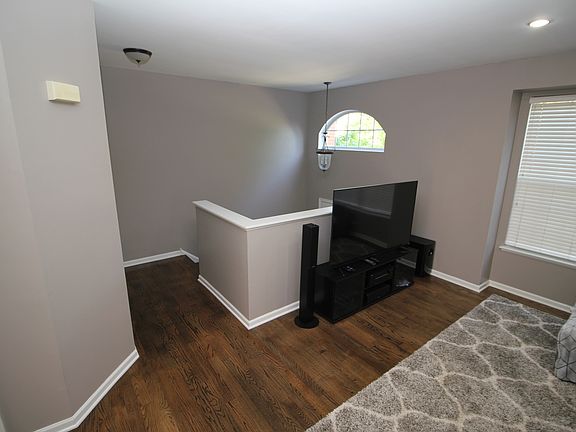 4th image of 202 Willow Blvd