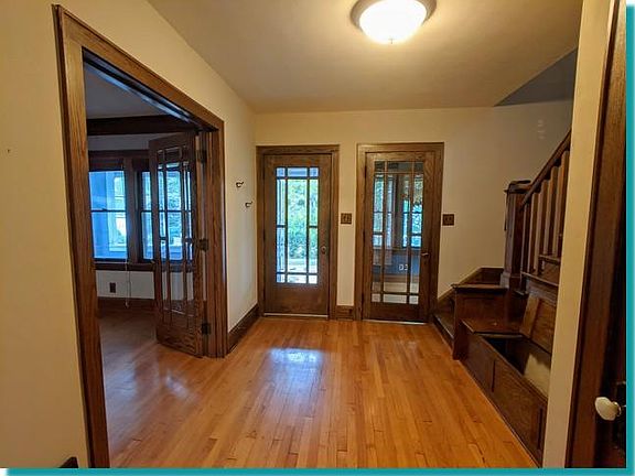 5th image of 234 N 10th Ave