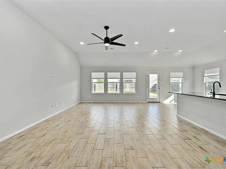 250 Sage Meadows Dr — Photo 5